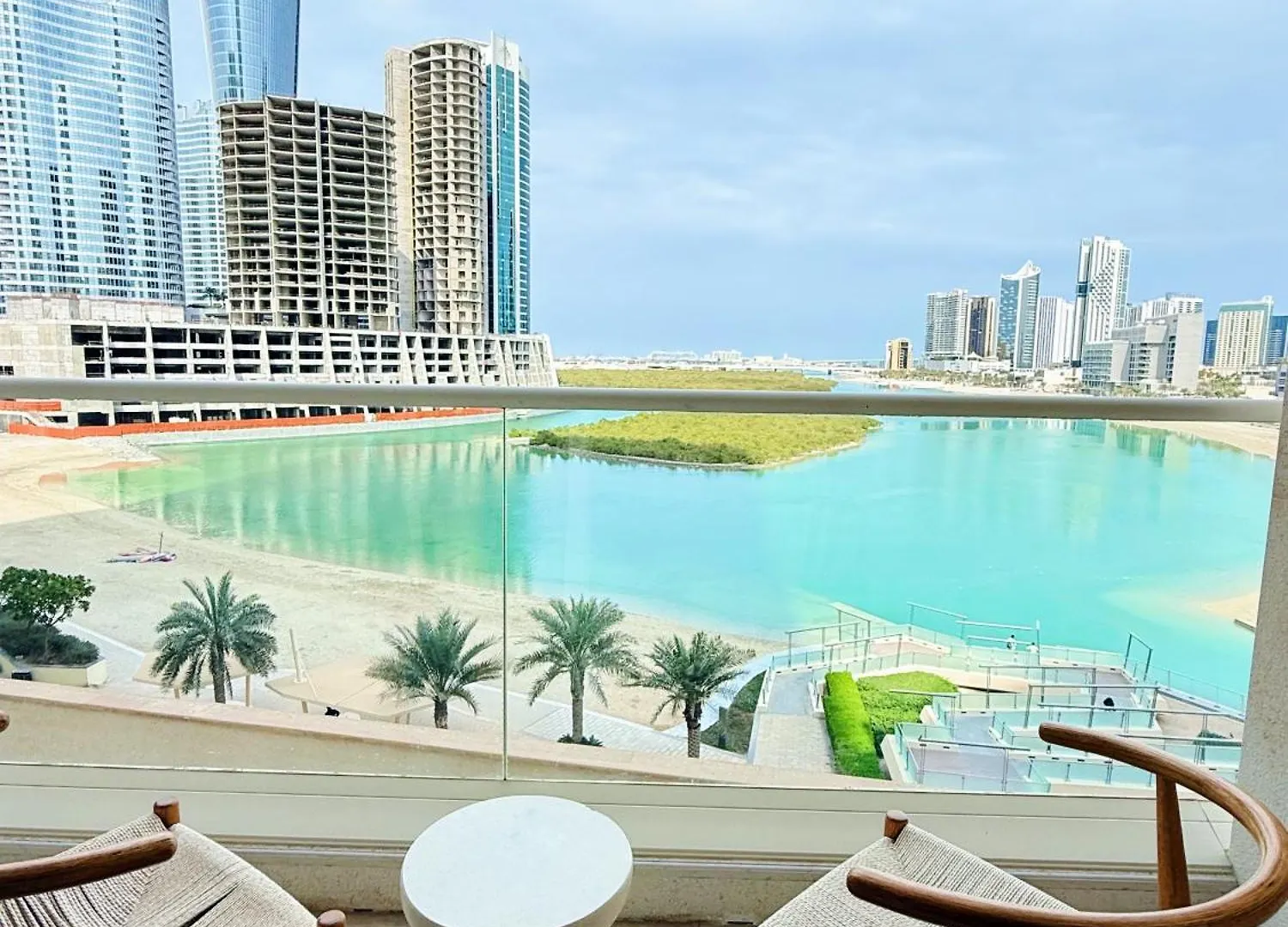 Boho Retreat Serene Lagoon Views Abu Dabi Daire
