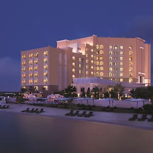 4* Szálloda Traders Hotel,